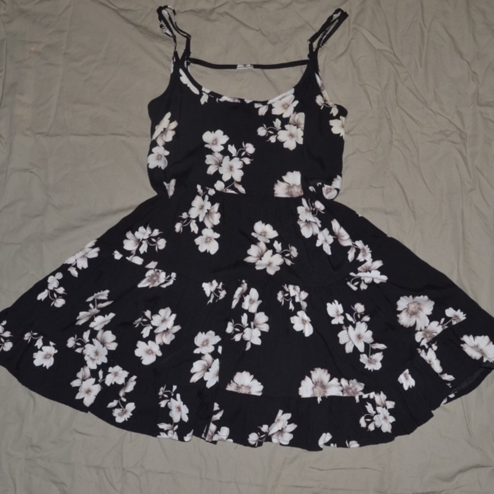 BRANDY MELVILLE JADA DRESS